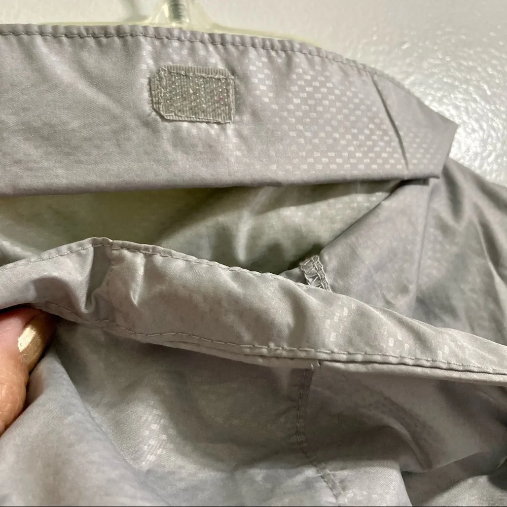 DANSKIN NOW Windbreaker Runner Lightweight Jacket Silver Gray Neon Yellow Medium
